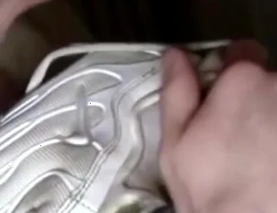 The slut Leo Senthy fucked bareback by Tim Cosla in sneakers