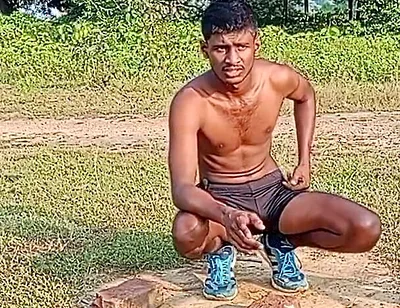 Six Pack Banao or Apna Land Vi Majbut Karo Six Hai Too Land Majbut Hai