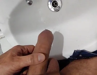 Big Dick Peeing with Skin on