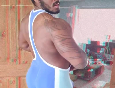 I Think I Like Blue Now, Makes Bulge Look Big