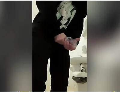 Twink Dryly Jerks Off In The Clinic