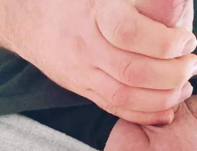 Guy Showed Bouncing Balls and Cummed on the Desk in the Office