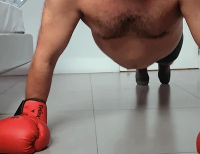 Bearzinho Black - POV Boxing Domination (hotel Roleplay)