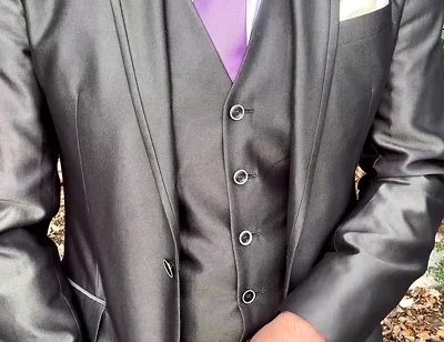 Public Outdoor Masturbation in a Shiny Suit