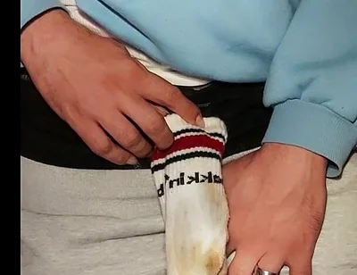 Dj Bro Is Addicted to Dirty Socks