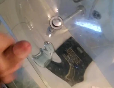 Hot Guy Jerks off Moaning in the Mirror
