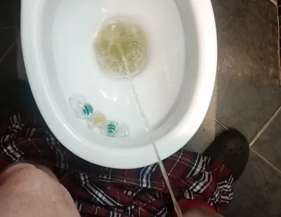 Uncut Cock Morning Pissing in Toilet