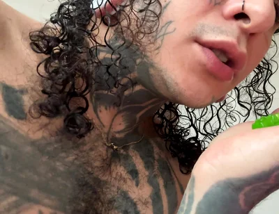 Giant Deminio Devours Gummy Ostos