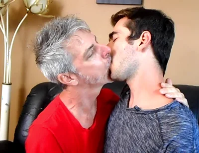 Hot Gay Kissing with Kody & Richard
