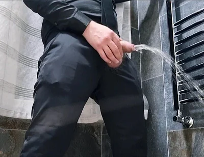 Amateur Elegant Cumshot (italian) Moaning and Intense Handjob with Strong Orgasm - Sexy and a Huge Cock