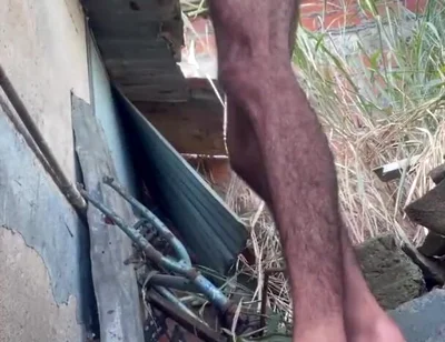 I Masturbate Behind the Neighbor's House