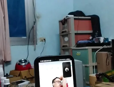 Random video calls shown to strangers