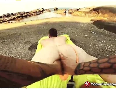Yoshi Kawasaki Stretches Hole