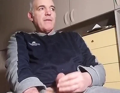 Online Erotic Show on February 9th.