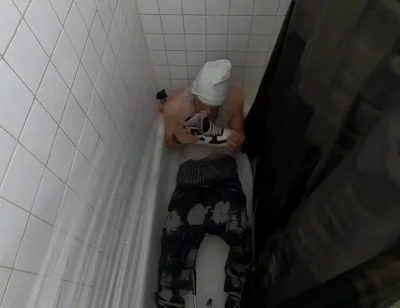 Wet skater gear sagger