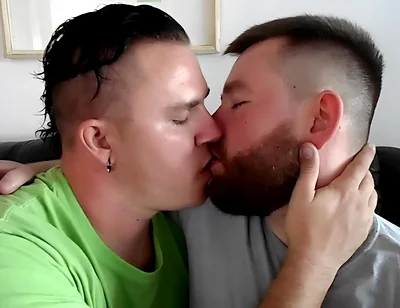 Hot Gay Kissing with Kaleb & Leo