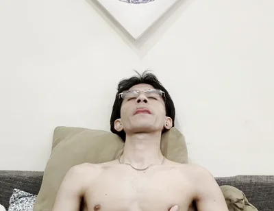 Cute Twink Love to Jerk His Big Dick!