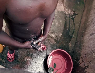 Black Guy Knows How to Handle His Big Cock