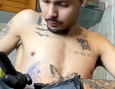 I Went to Get a Tattoo, Got a Hard Cock and Jerked off Until I Came