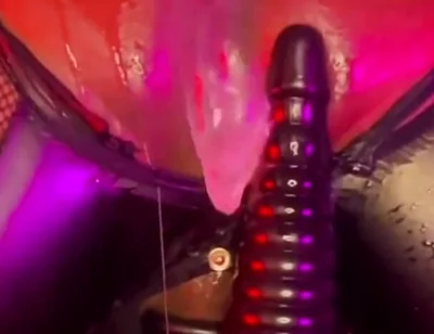 Bouncing and Farting on Dong