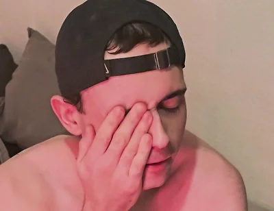 Twink Shoots a Huge Load on His Face!