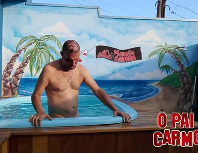 Aidocarmona Enjoying a Pool Wanting to Fuck an Ass