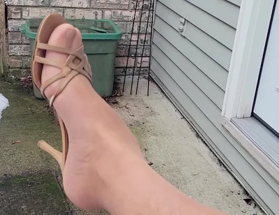 Wearing Nylons and Heels Outside Jacking off