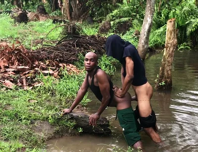 Nigerians Boys Where Caught Having Sex Inside a Swamp River with Bushes Rounding Them