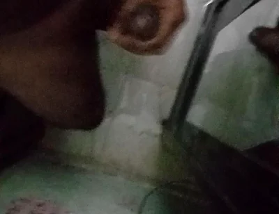 Desi Muscular Boy Oiled His Dick and Masturbates Infront of the Mirror When Nobody in the House