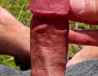 Risky Public Wank and Cum at the Beach
