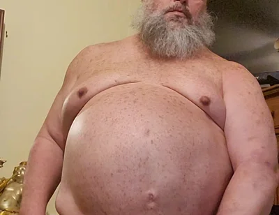 Big Bear Bates His Big Cock on a Sunday