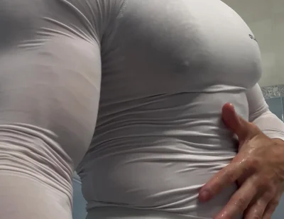 Compressions Get Too Tight and Wet Squeezed Around of Huge Muscles