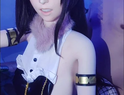 After Dark at the Honey Bee Inn. Tifa's Buzzing for You!