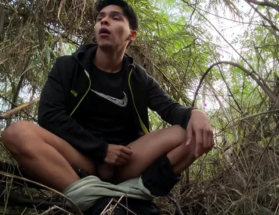 I Was Very Hot and Went to Masturbate in a Public Park