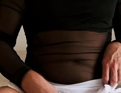 Wearing a Skirt and Thong on My Big Ass Masturbación