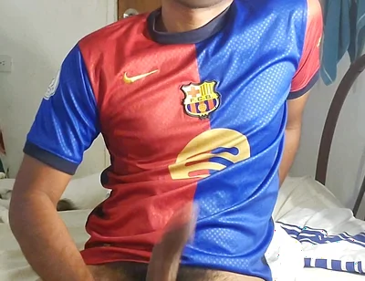 Hi, My Name Is Charly, I'm 22cm and I'm Active, I Masturbate with Both Hands