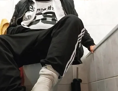 After the Cinema in Wc. Dirtyjunkbro and Socks