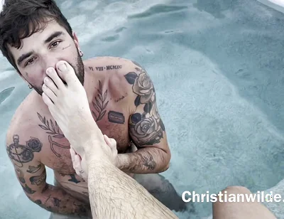 Wet and Wilde with Chris Damned