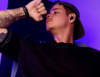 A Big Cock Needs a Good Blowjob