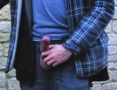 Big Uncut Cock Wanking and Cumming for the Neighbours Again - Rockardglans