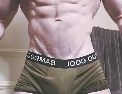 Famous Nfl Player Goes Viral on Instagram