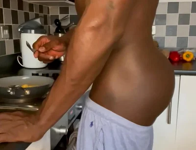 Very Daring Move Considering That I Was Frying! How’s Your Sunday? Cooking Here to Eat and Relax. Happy Sunday My Lovers