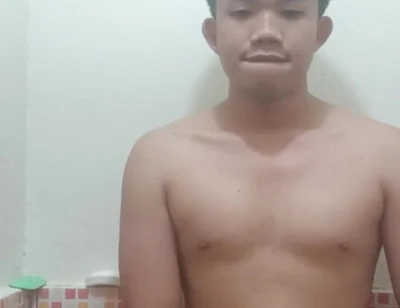 Horny Filipino Is Horny and Lets It Out