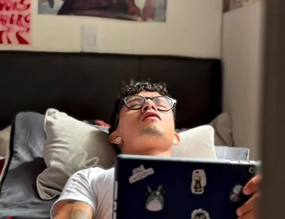 Colombian Masturbating! While Watching Porn on His Tablet