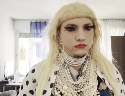 Pearl Vanesa Showing Her Body in Her Home Wearing Lovely Pearls