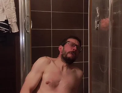 Jerking off a Cock in the Shower
