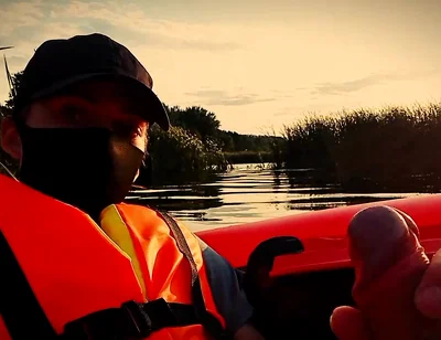 Memories of the Past Summer. Twink Jerks off Her Cock in the Middle of the River