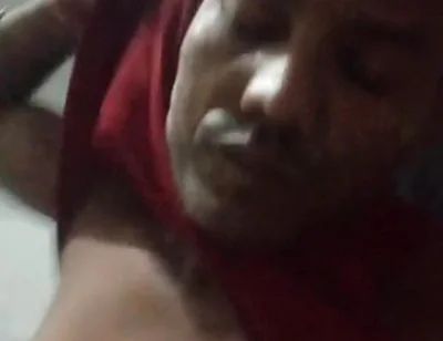 A guy just shook his dick and did it with Bear