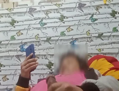 Your Bestfriend Who Loves to Jerk off While Watching Bold.