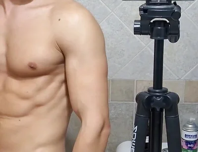 Flexing My Muscles and Cumming!